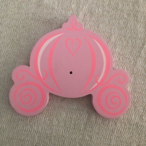 Disney Cinderella NWOT Tiara Glass Slipper Pumpkin Ball Carriage Wall Pegs Set - Picture 3 of 5